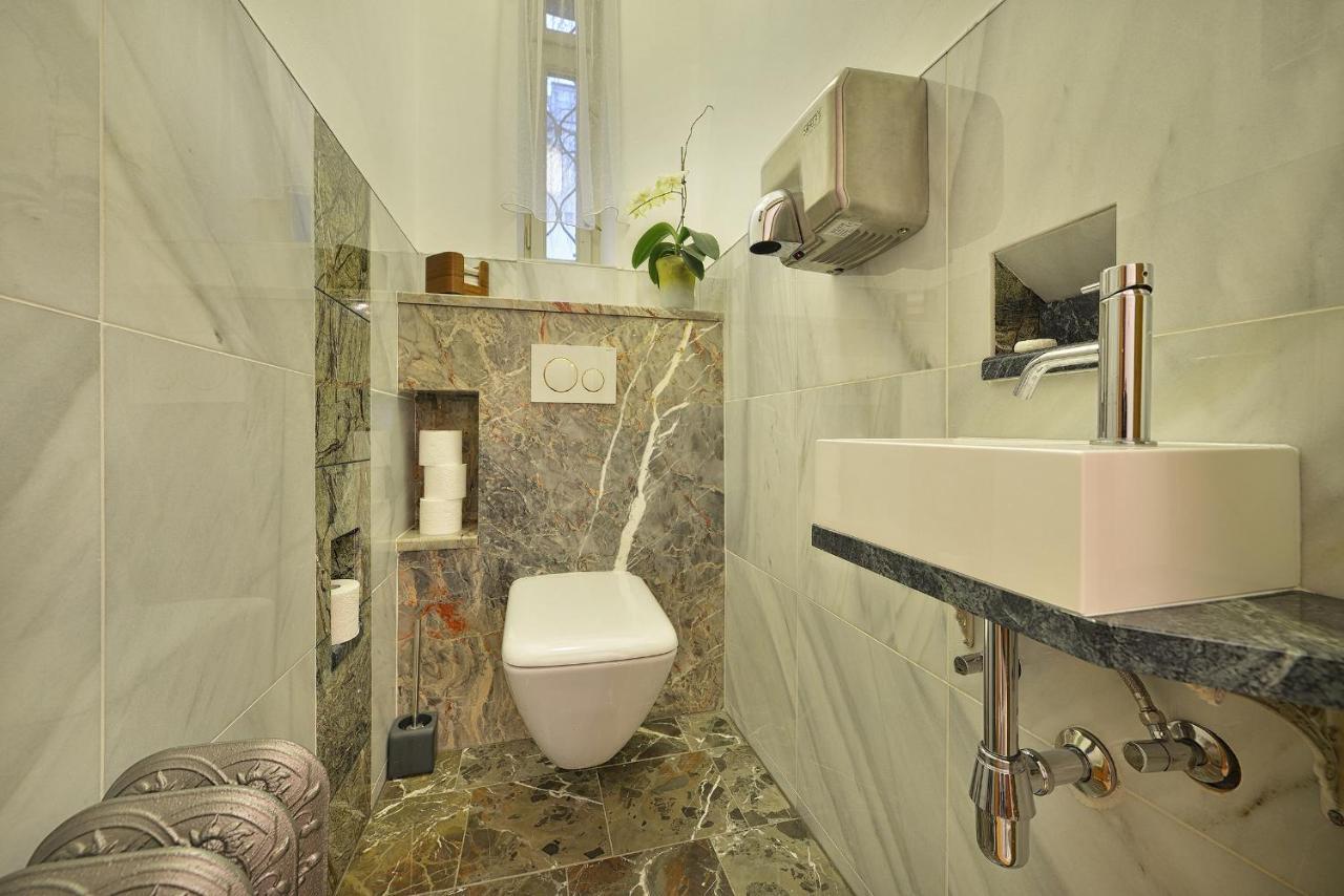 Apartman Dalia Janackovo Nabrezi Prague Ngoại thất bức ảnh