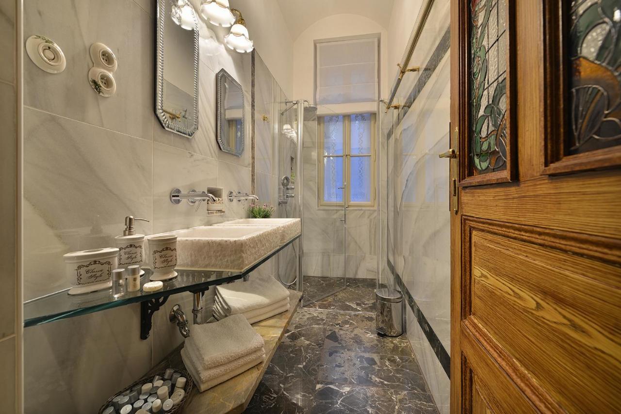 Apartman Dalia Janackovo Nabrezi Prague Ngoại thất bức ảnh