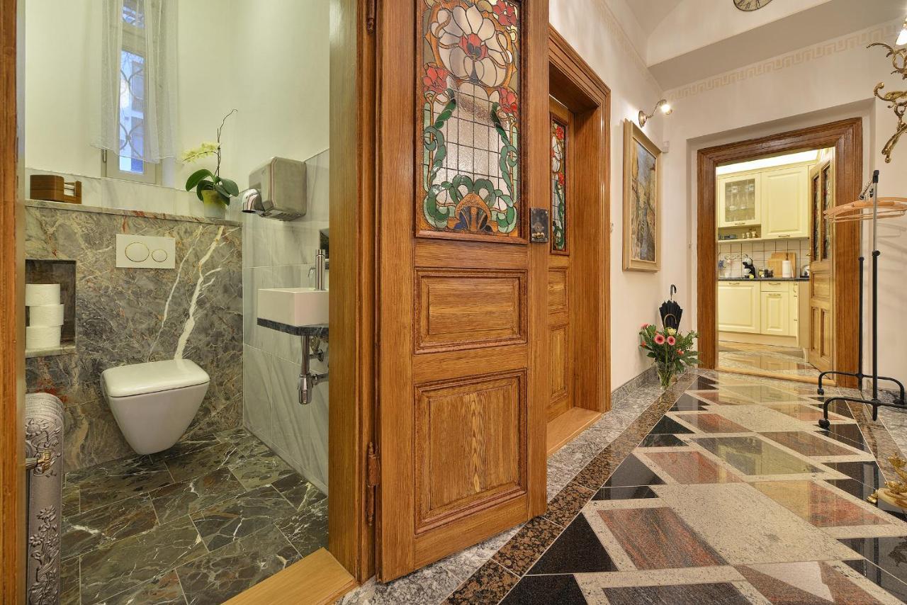 Apartman Dalia Janackovo Nabrezi Prague Ngoại thất bức ảnh