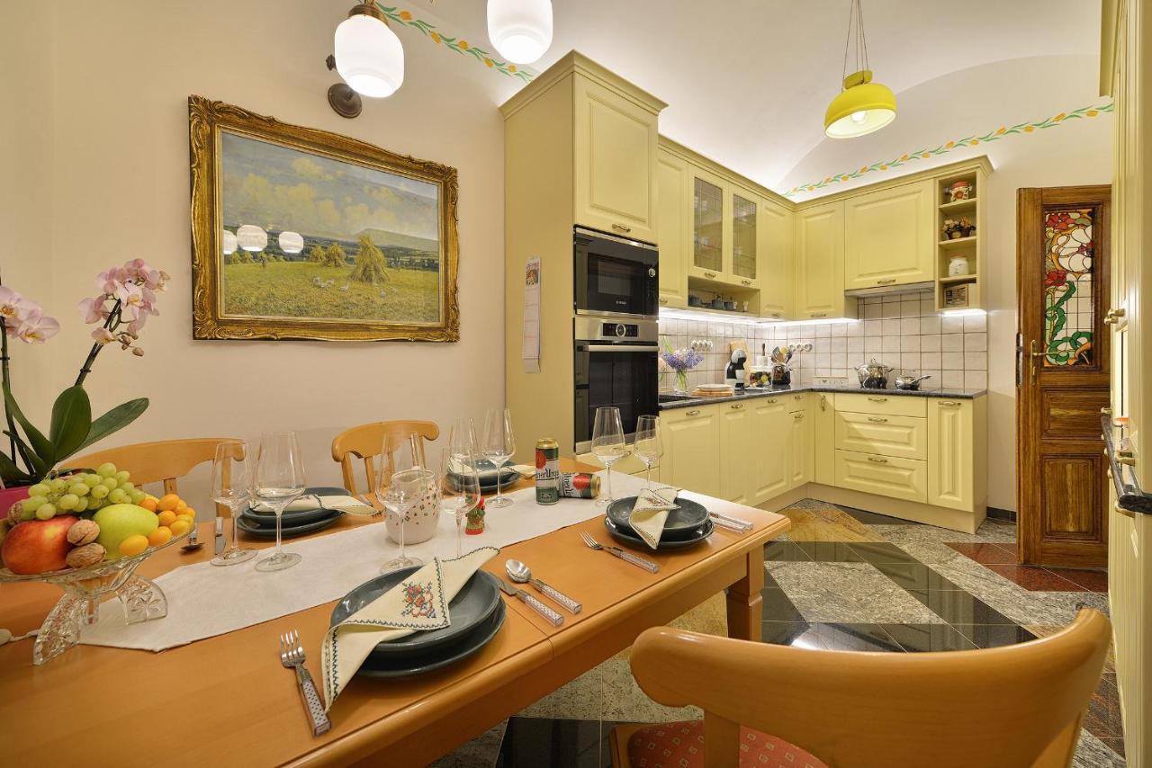 Apartman Dalia Janackovo Nabrezi Prague Ngoại thất bức ảnh