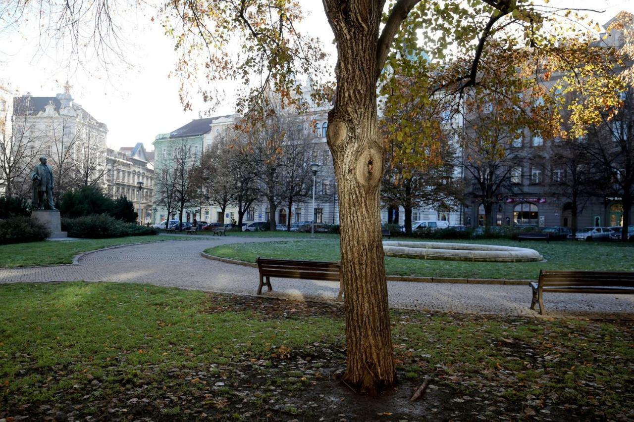 Apartman Dalia Janackovo Nabrezi Prague Ngoại thất bức ảnh